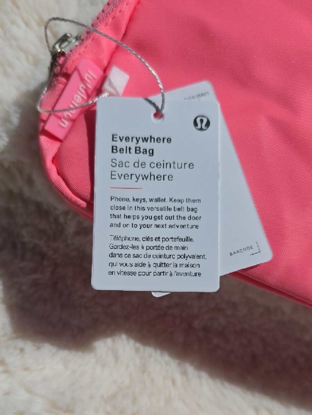 lululemon athletica Everywhere Belt Bag - Bright Pink - Picture 2 of 5